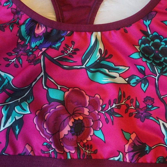 Old Navy Active Sports Bra - Picture 2 of 5